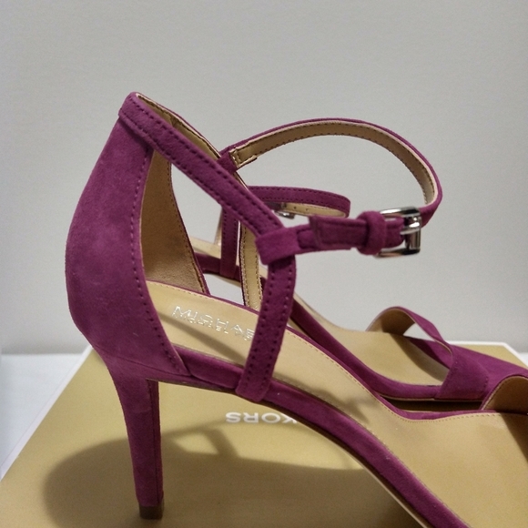Micheal Kors Garnet Leather Simone Mid Sandals - Picture 4 of 12